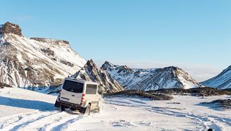 jeep going towards katla ice cave