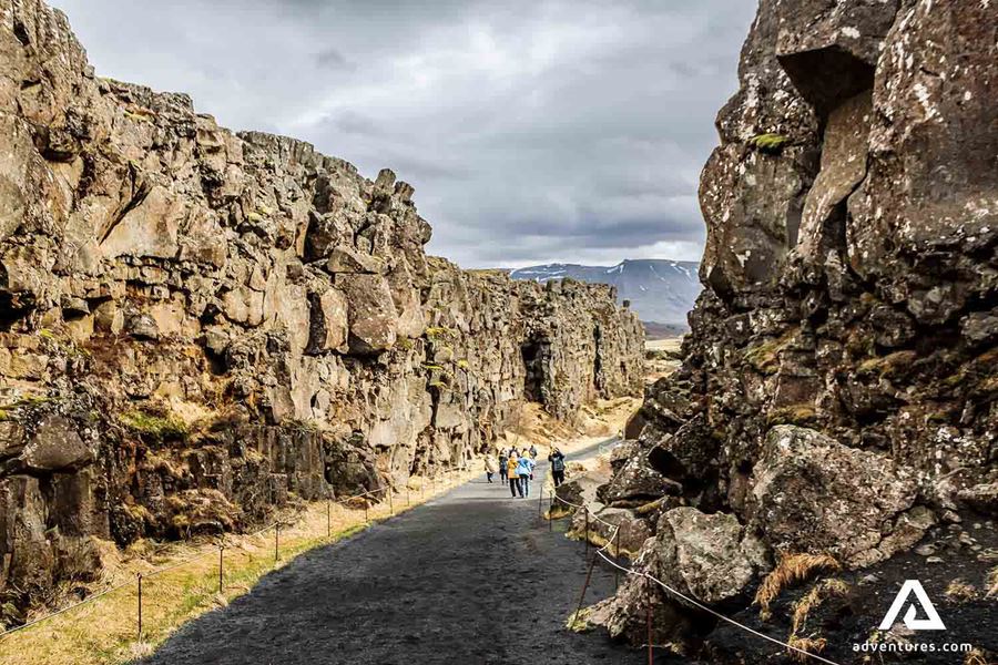 walking path in thingvellir