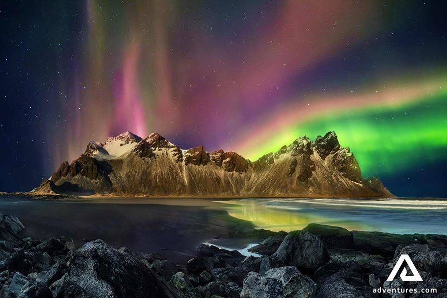 northern lights above vestrahorn