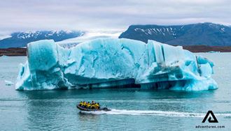 zodiac boat in jokulsarlon glacier lagoon