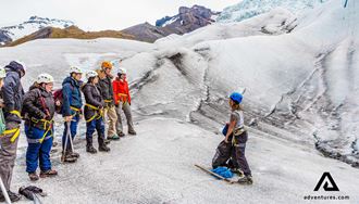 waiting for guides instructions on falljokull