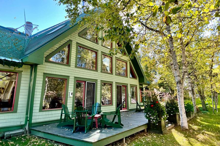 Green river lodge house in Canada