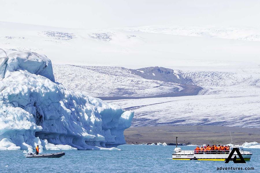 amphibian boat tour in jokulsarlon