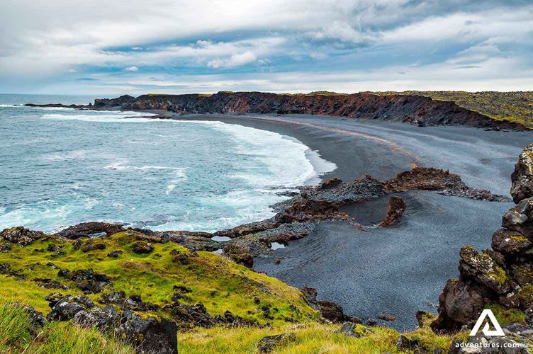 djupalonssandur beach in snaefellsnes peninsula