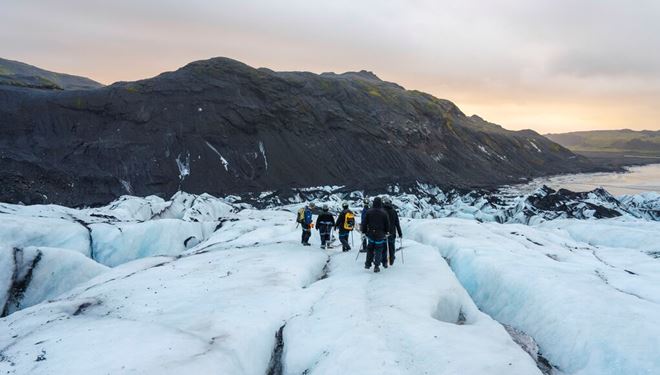 Glacier Experience: Easy Walk on Sólheimajökull 