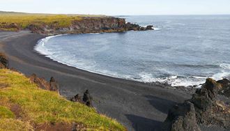 Djupalonssandur Black Sand Beach in snaefellsnes