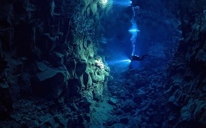 Tectonic Diving Day Tour 