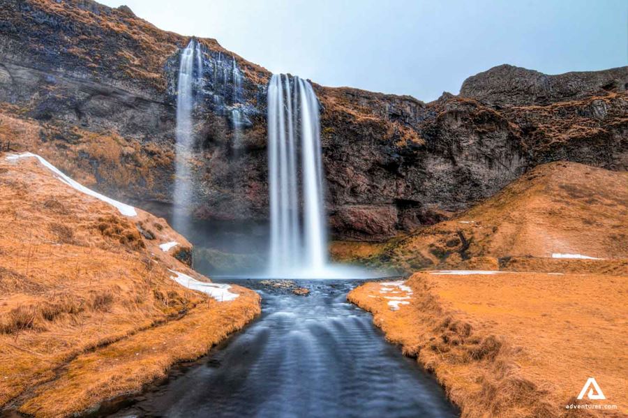 seljalandsfoss waterfall at autumn