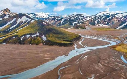 LANDMANNALAUGAR GUIDED DAY HIKE
